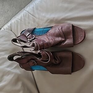 Blowfish side zip wedge sandals